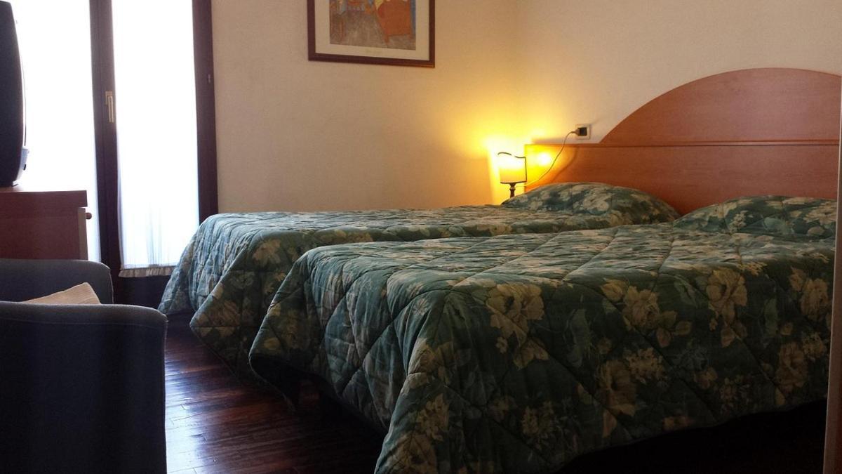 Giada Palace Apartments & Pool - Giada Palace Group Лука Екстериор снимка