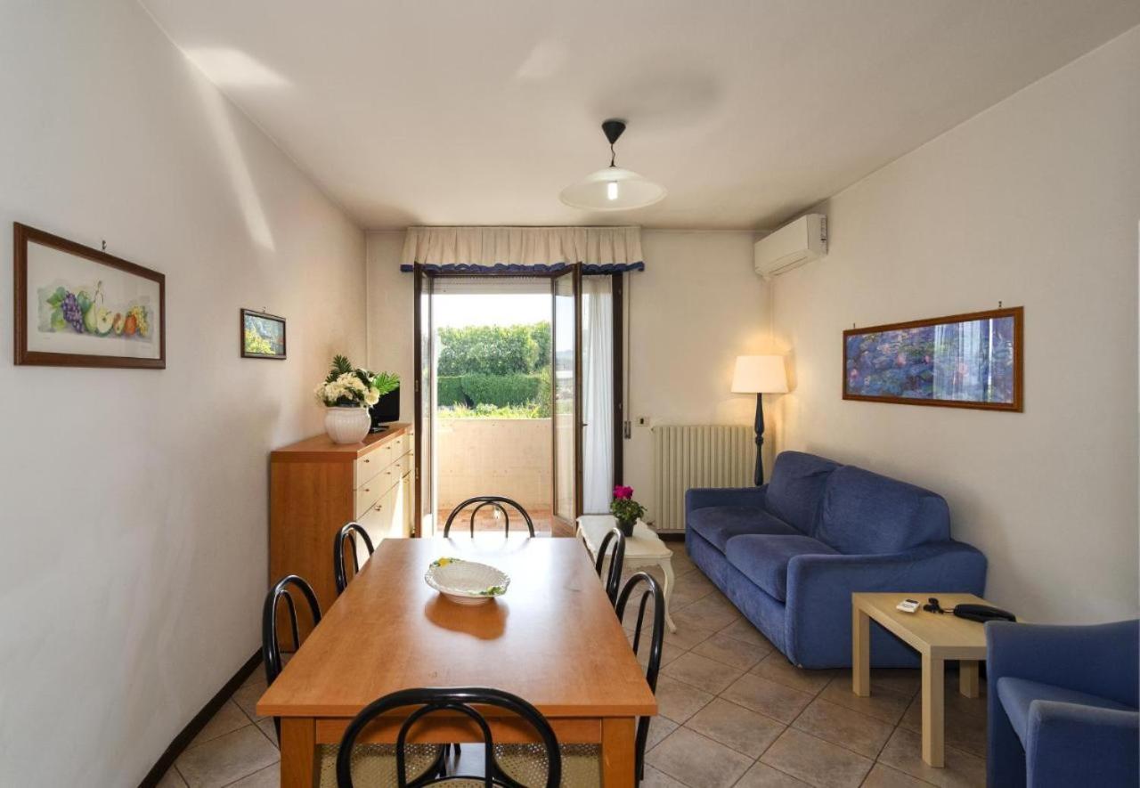 Giada Palace Apartments & Pool - Giada Palace Group Лука Екстериор снимка