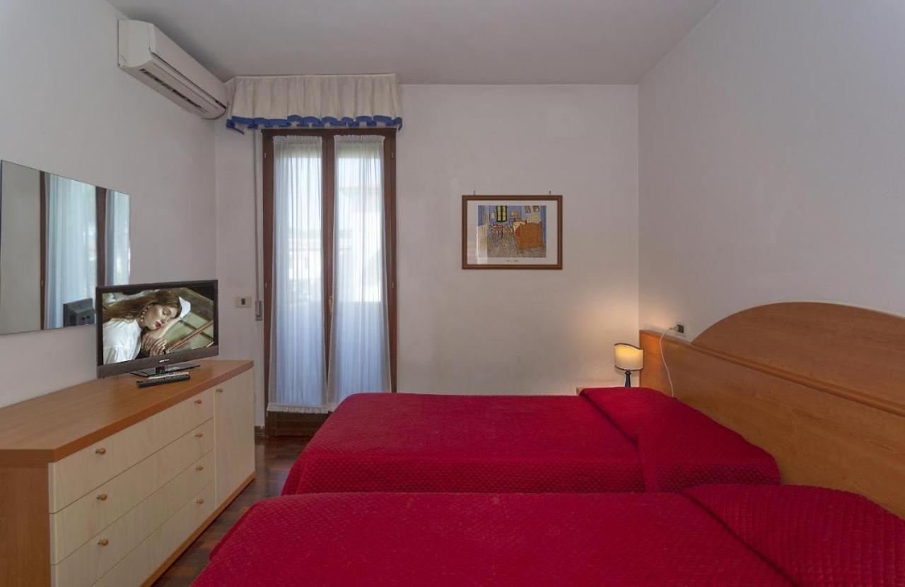 Giada Palace Apartments & Pool - Giada Palace Group Лука Екстериор снимка