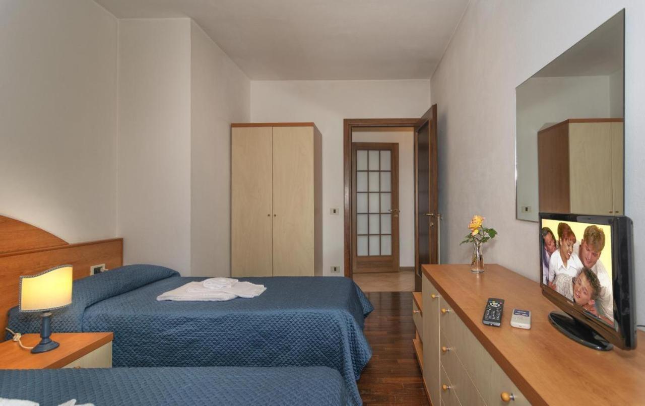 Giada Palace Apartments & Pool - Giada Palace Group Лука Екстериор снимка